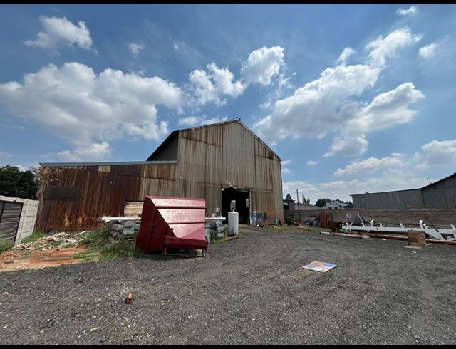 2,400M² WORKSHOP FOR SALE IN STRUBENVALE